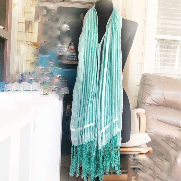 Cejan Accessories inc 100% silk Light Green women’s Scarf - Picture 1 of 3